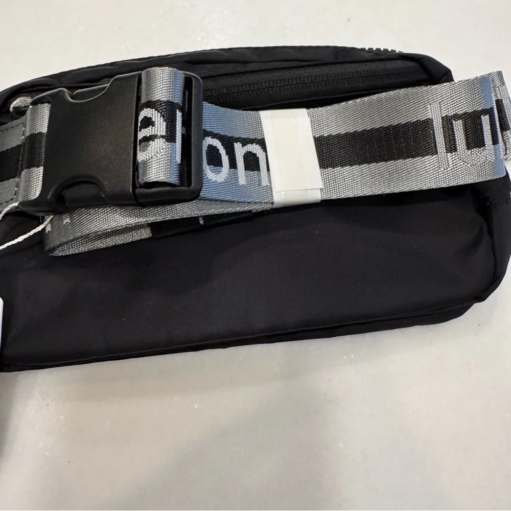 NEW LULULEMON Everywhere Belt Bag Black NWT Black & White Adjustable Strap
